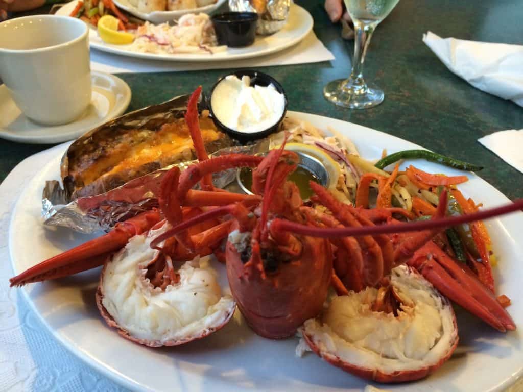 Eat lobster. What to do at he Bay of Fundy with kids. 