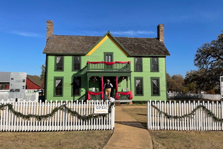 Best Christmas Towns in Texas