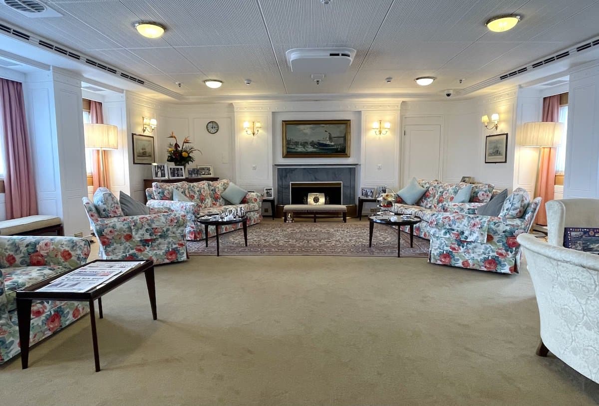 Drawing Room on the Royal Britannia