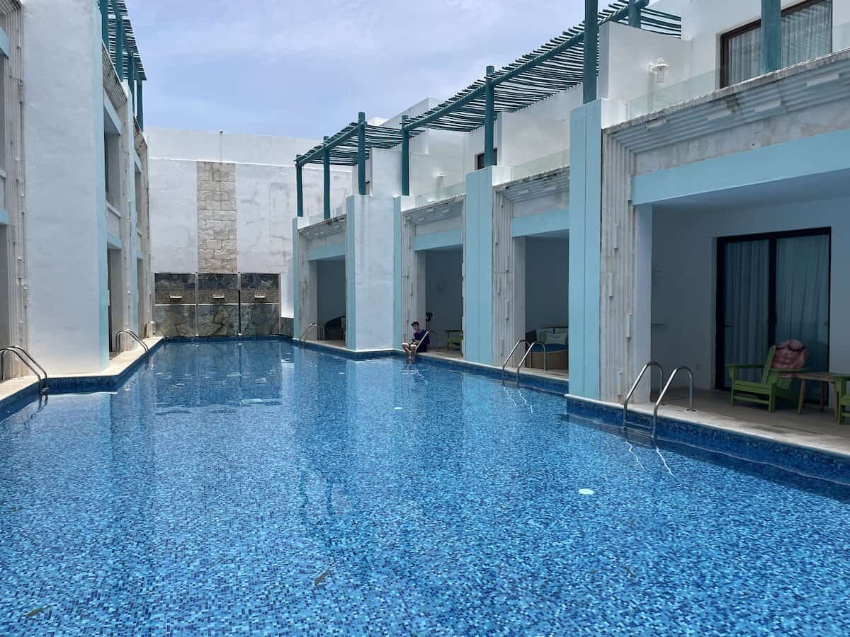 Margaritaville Island Reserve Riviera Cancun swim up room 