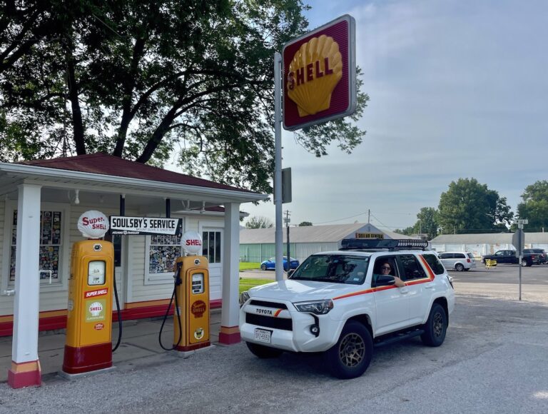 From Neon Signs to Roadside Giants: 24 Wacky Things to Do on Route 66 in Illinois Soulsby Gas Station